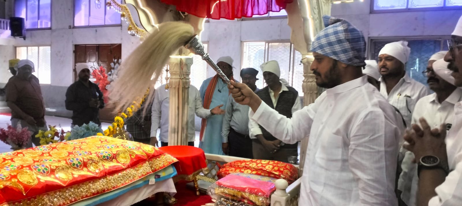 अकोला में वीर बाल दिवस मनाया गया। सांसद धोत्रे ने गुरु गोबिंद सिंह के बेटों को श्रद्धांजलि दी।